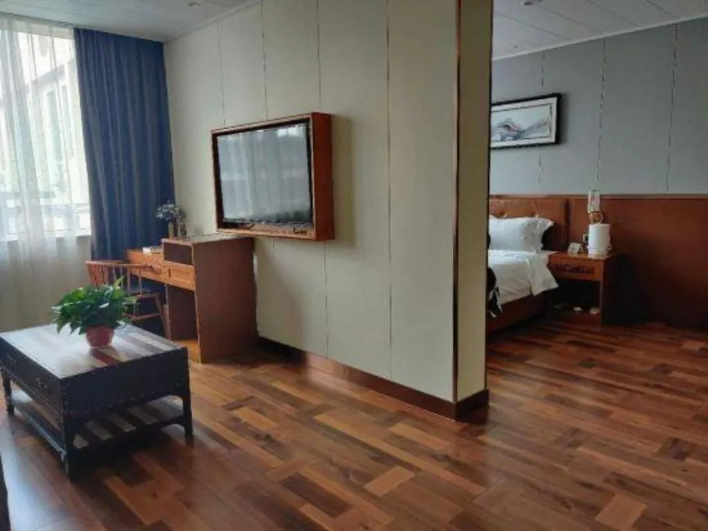 James Joyce Coffetel Anyang Railway Station Wenfeng Avenue Yinxu Scenic Spot